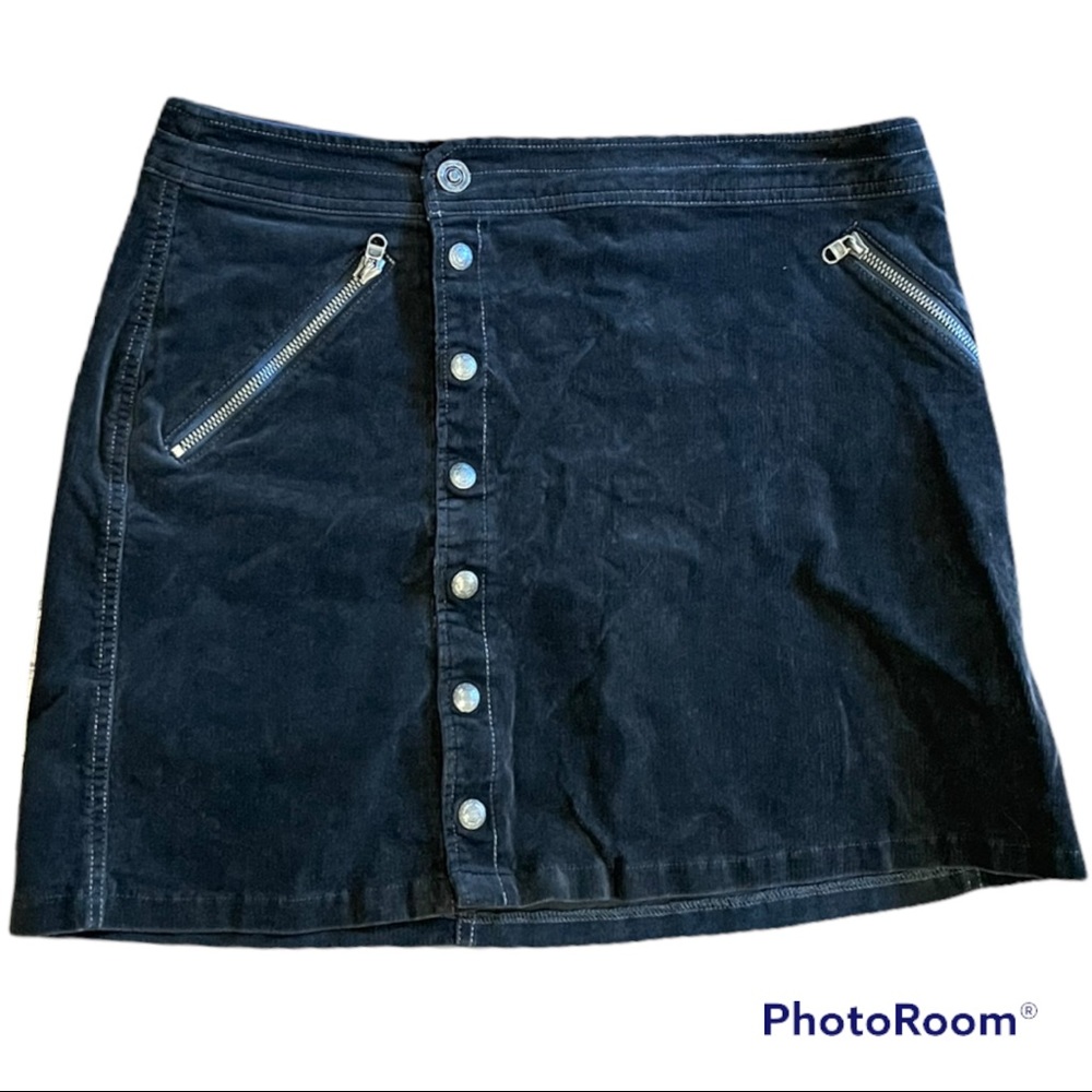🔺SOLD🔺Kuhl Streamline Corduroy Skirt | 10 - Picture 3 of 7